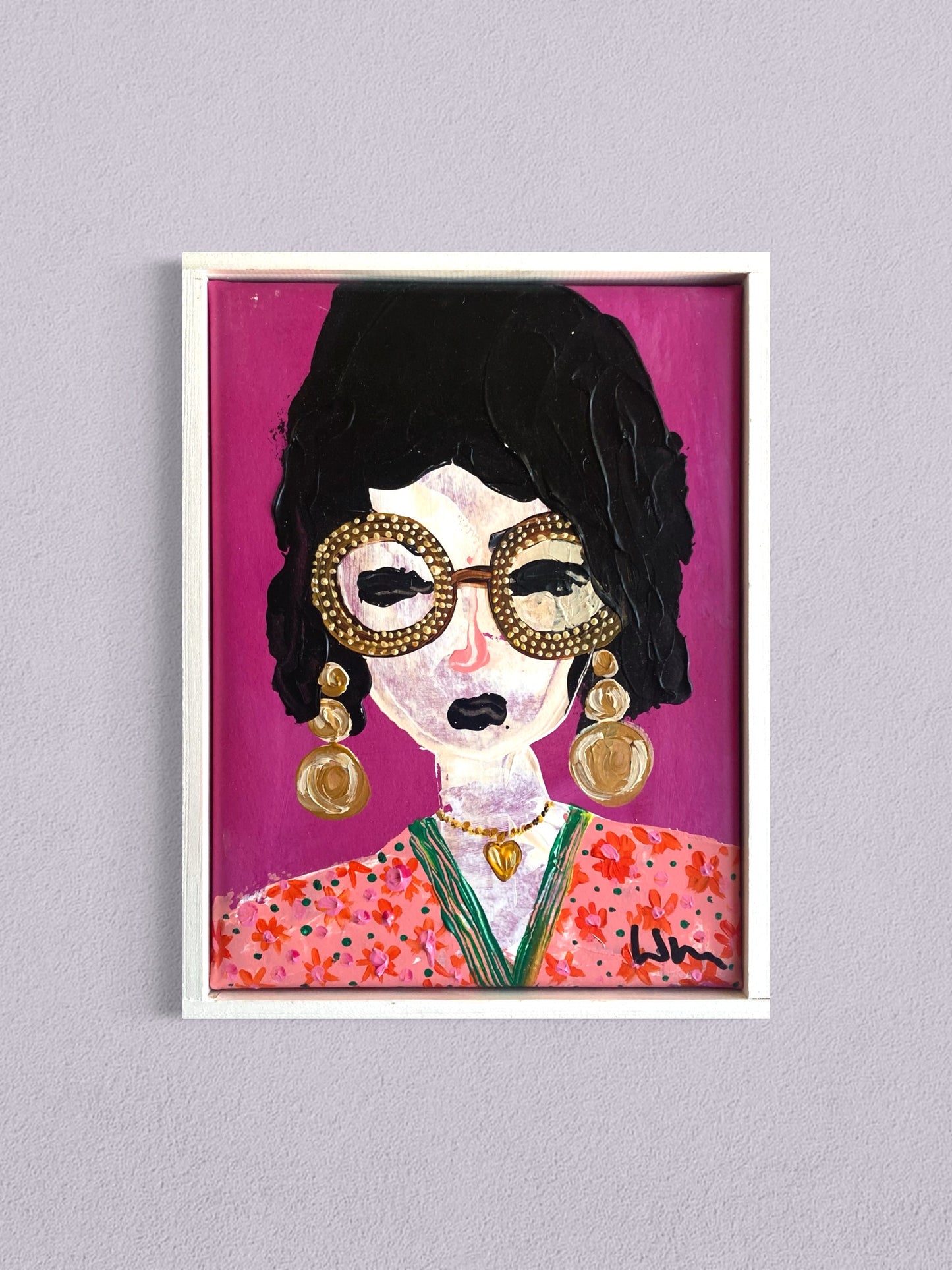 Dam med blommig kimono