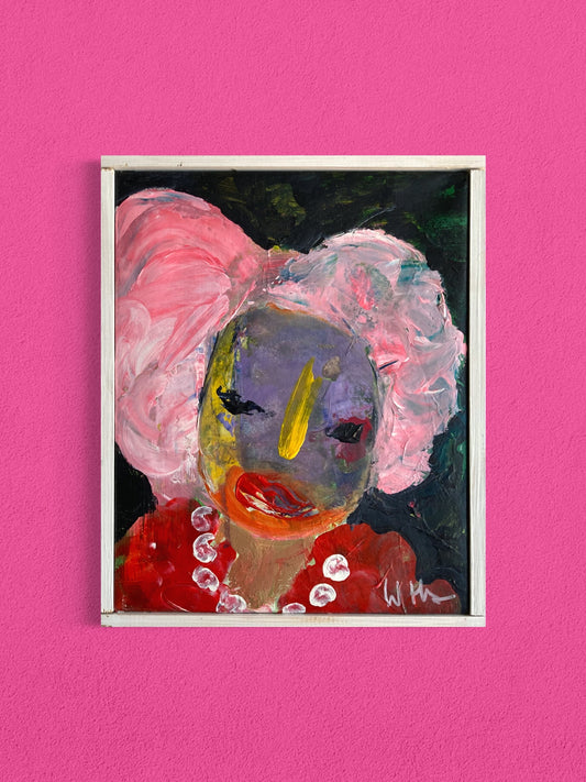 Dam med pärlhalsband