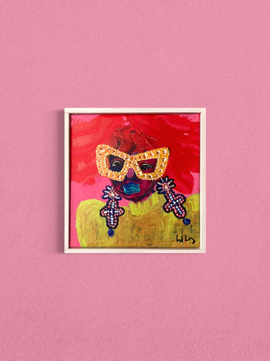 Dam med knallrött hår