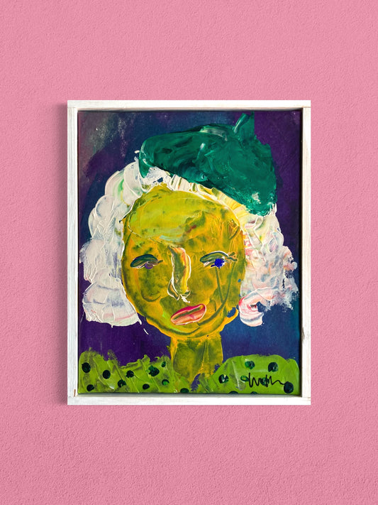 Dam med grön basker