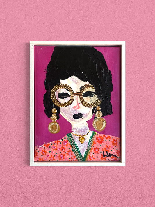 Dam med blommig kimono